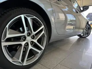 Vehicle image thumbnail, number 7