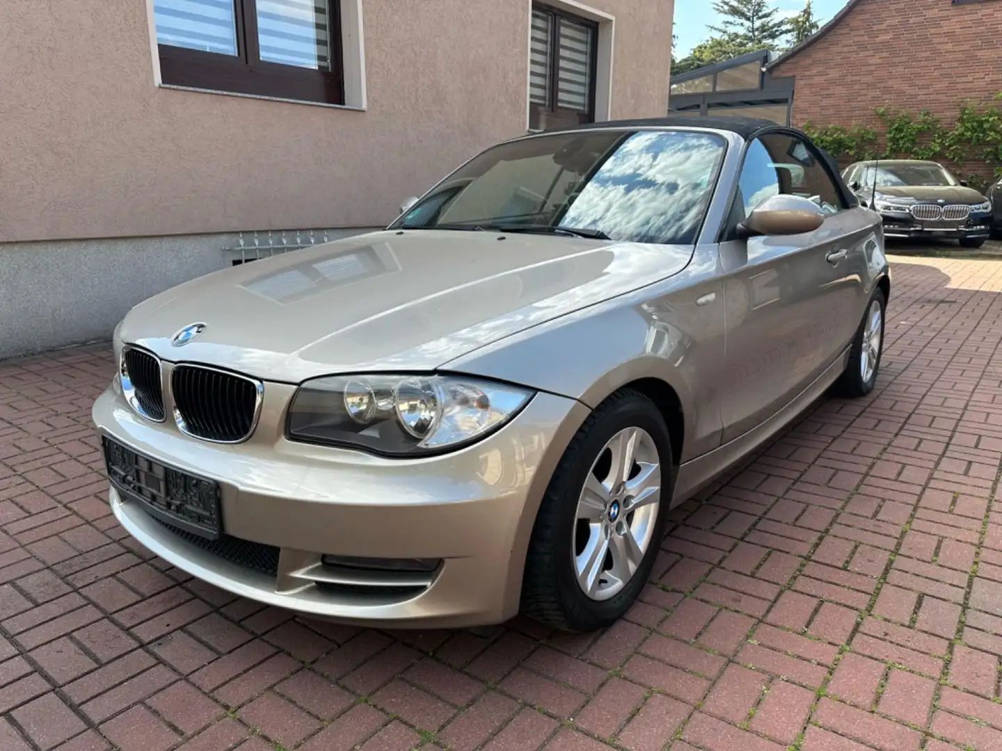 Vehicle image, number 1