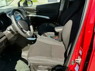Vehicle image thumbnail, number 7