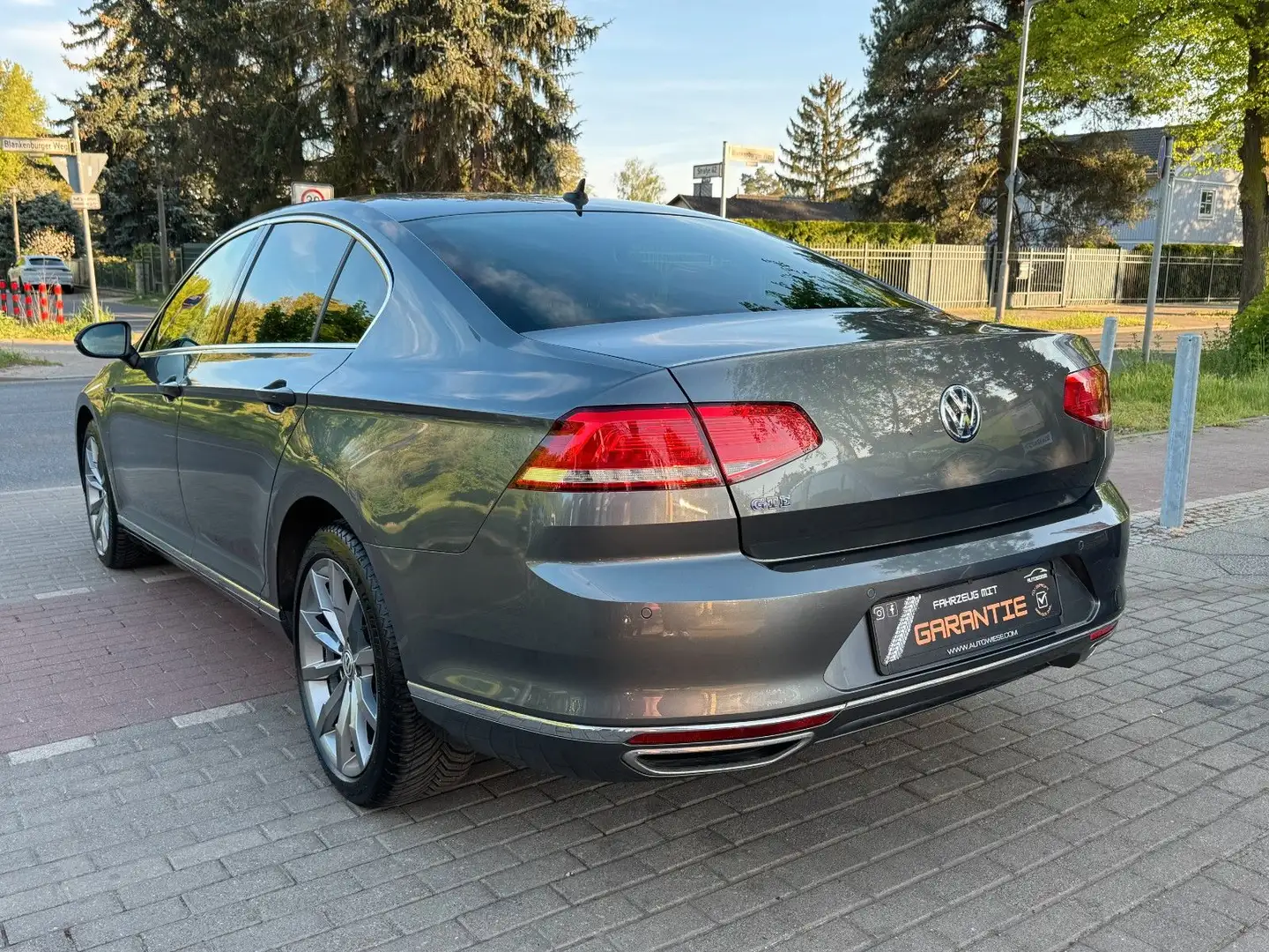 Vehicle image, number 7