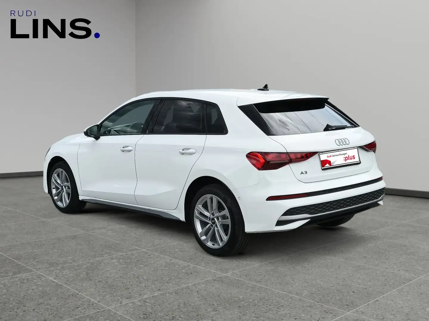 Vehicle image, number 3
