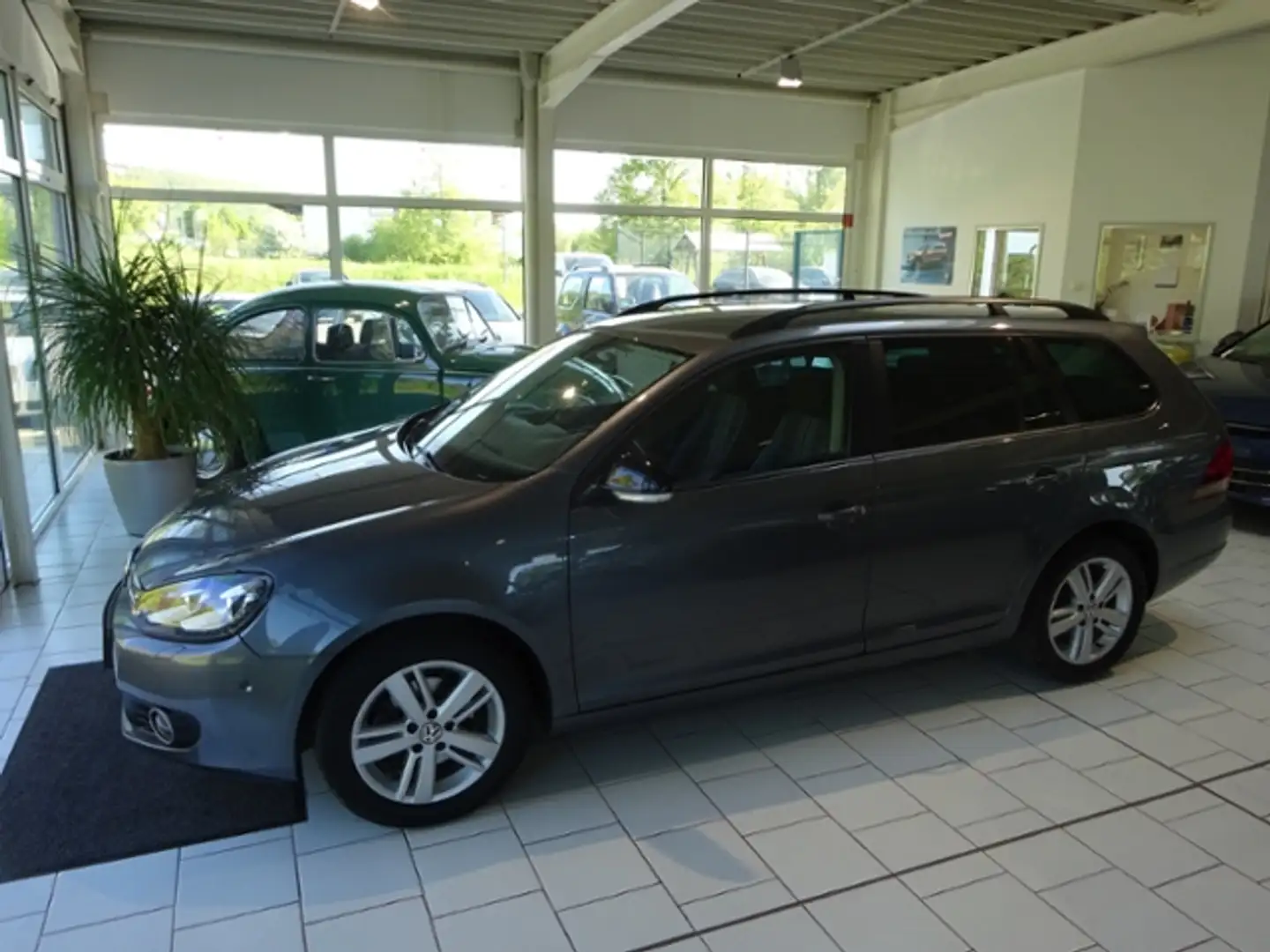 Vehicle image, number 3