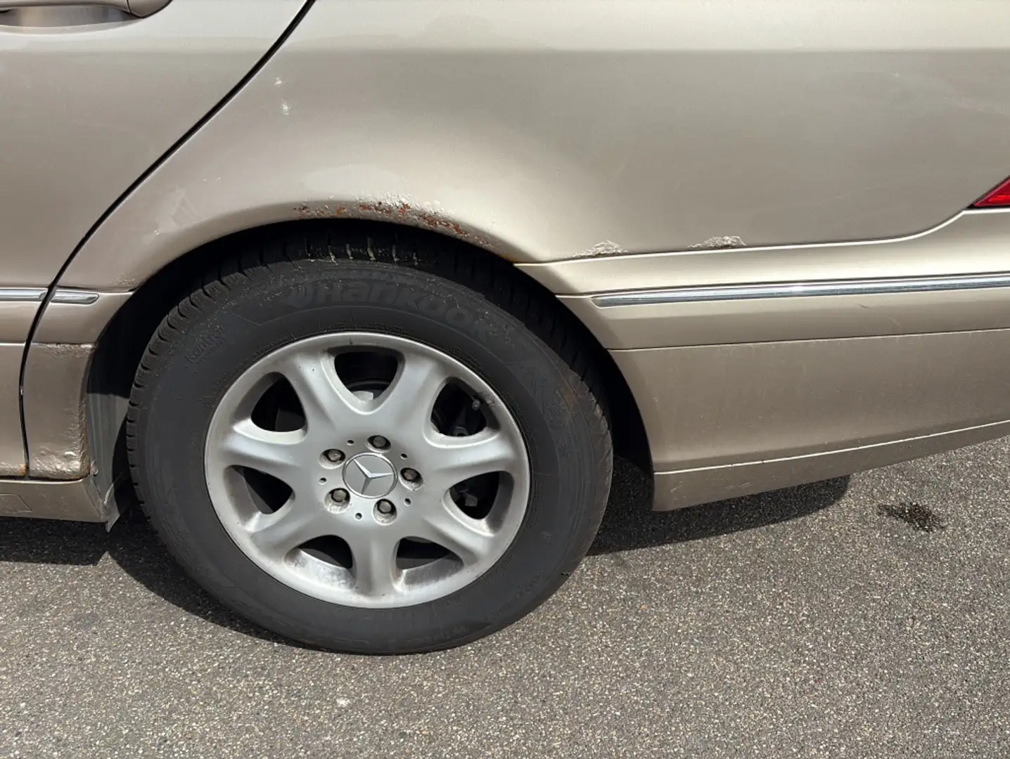 Vehicle image, number 10