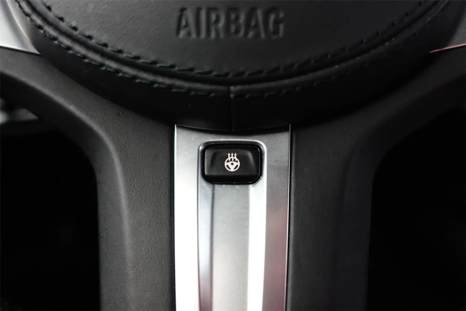 Vehicle image, number 16