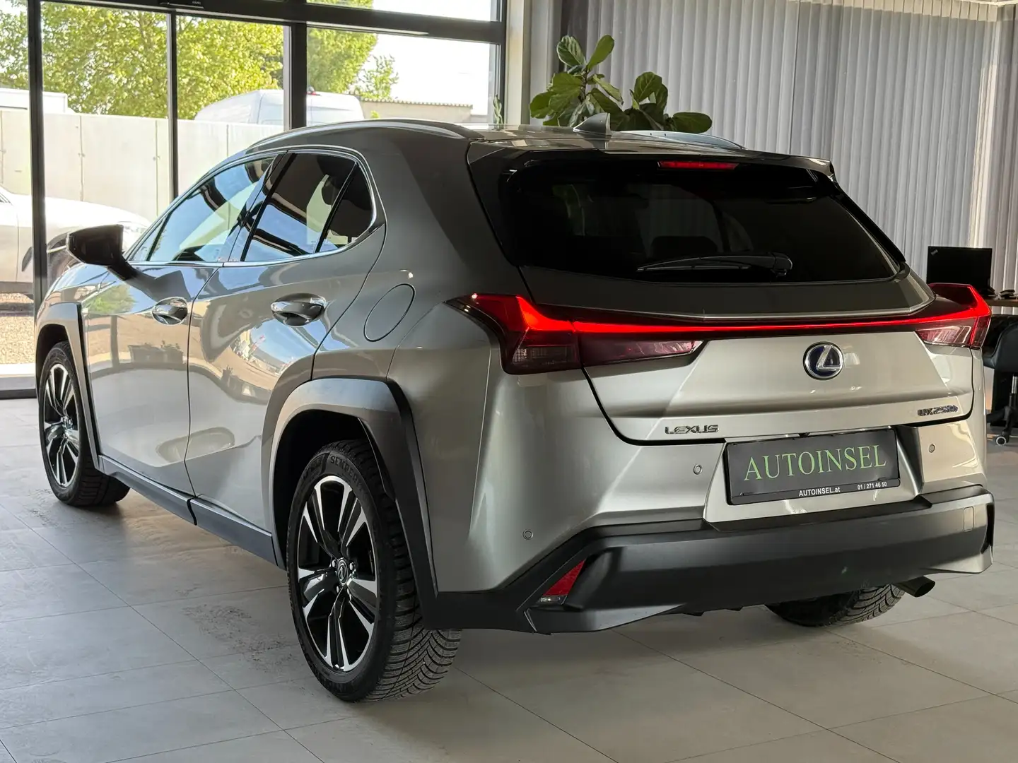 Vehicle image, number 4