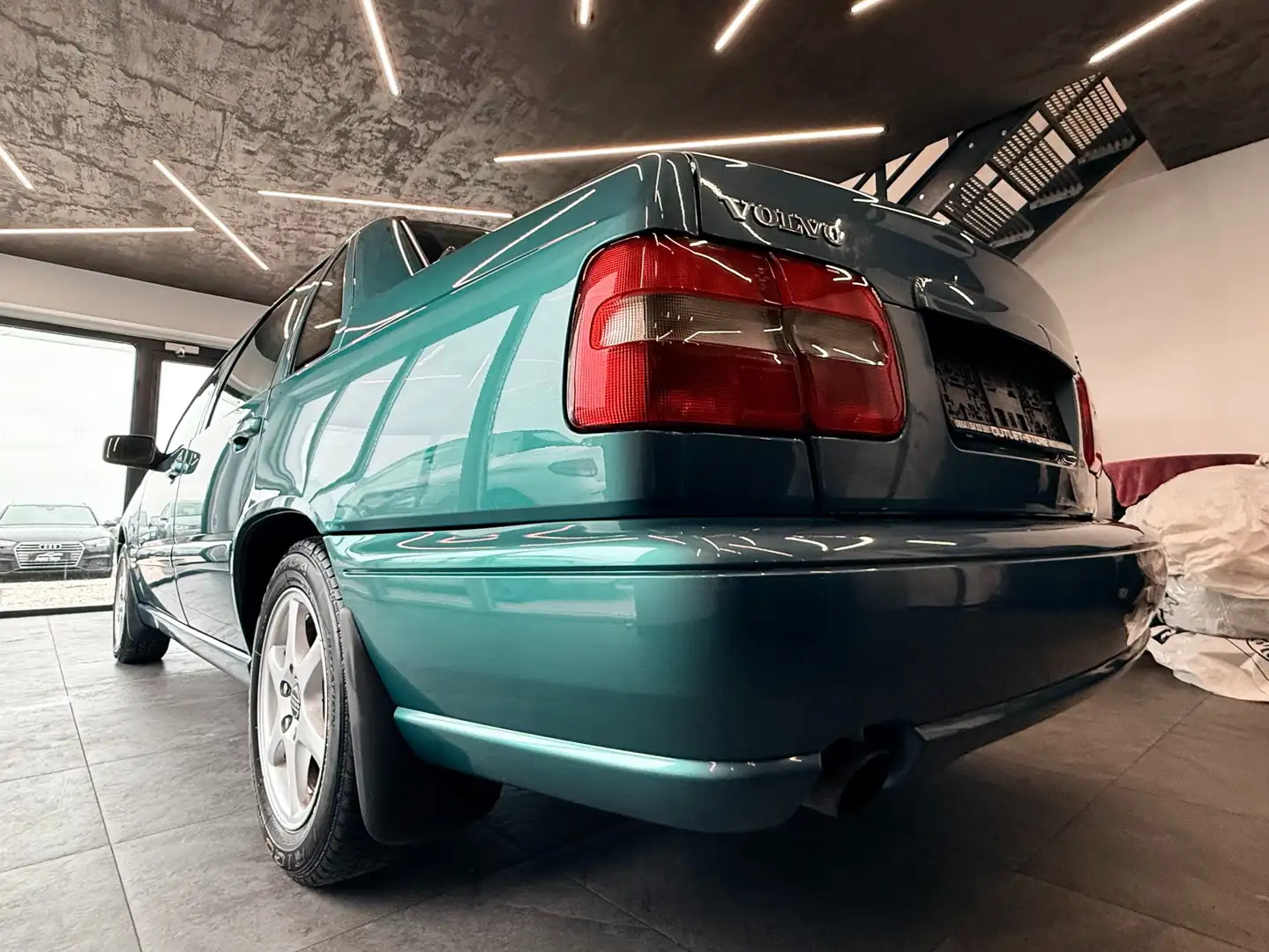 Vehicle image, number 5