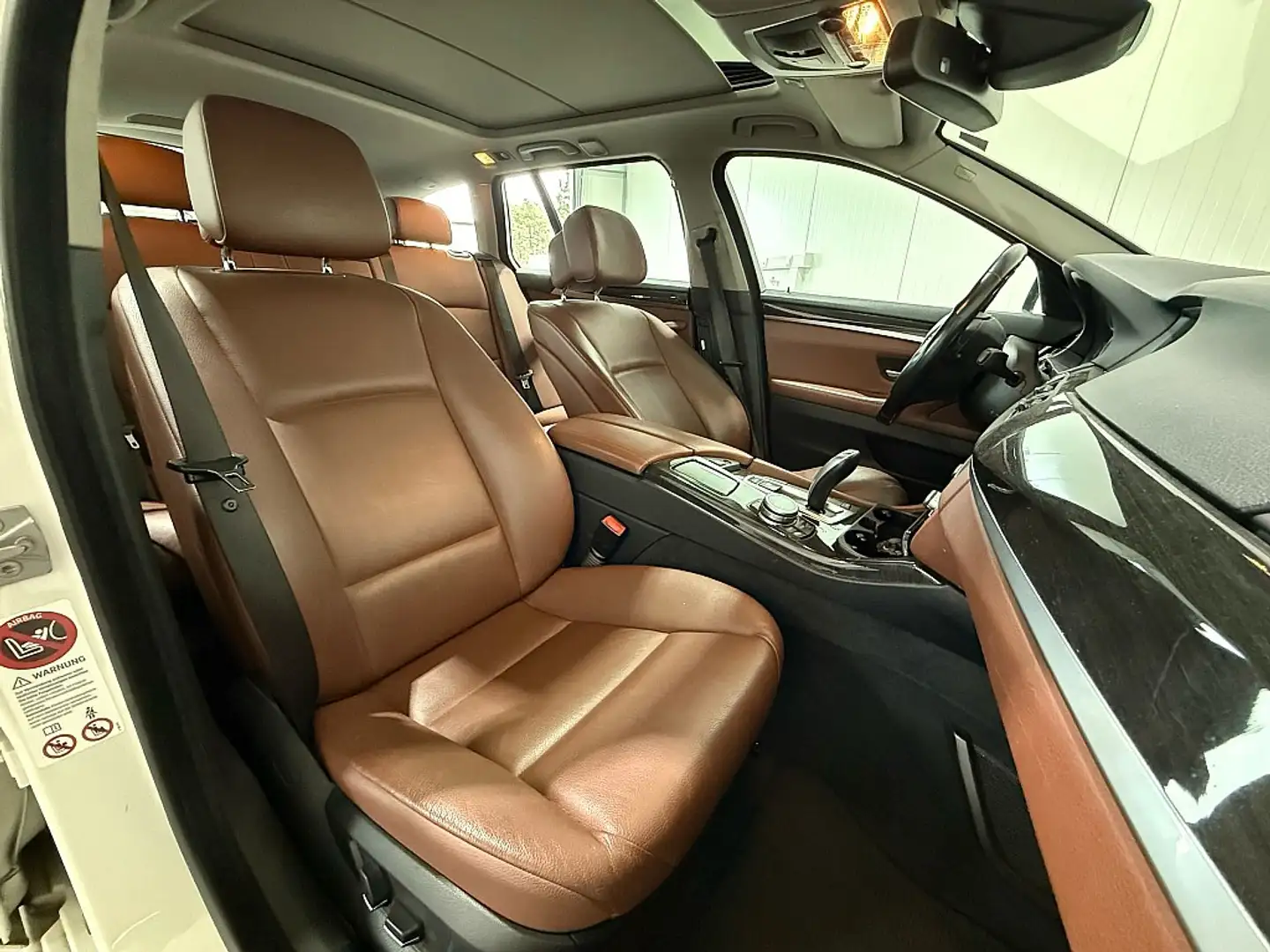 Vehicle image, number 9