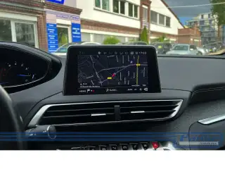 Vehicle image thumbnail, number 8