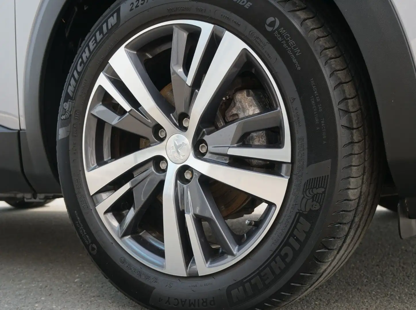 Vehicle image, number 12