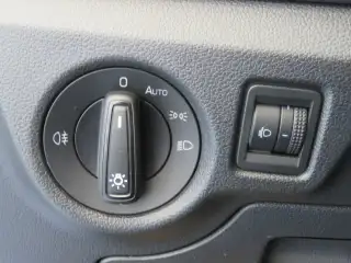 Vehicle image thumbnail, number 8