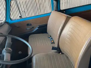 Vehicle image thumbnail, number 12