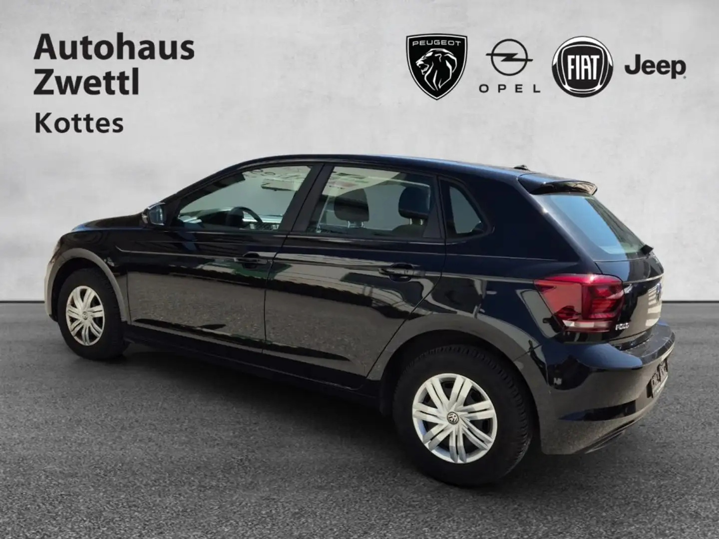 Vehicle image, number 4