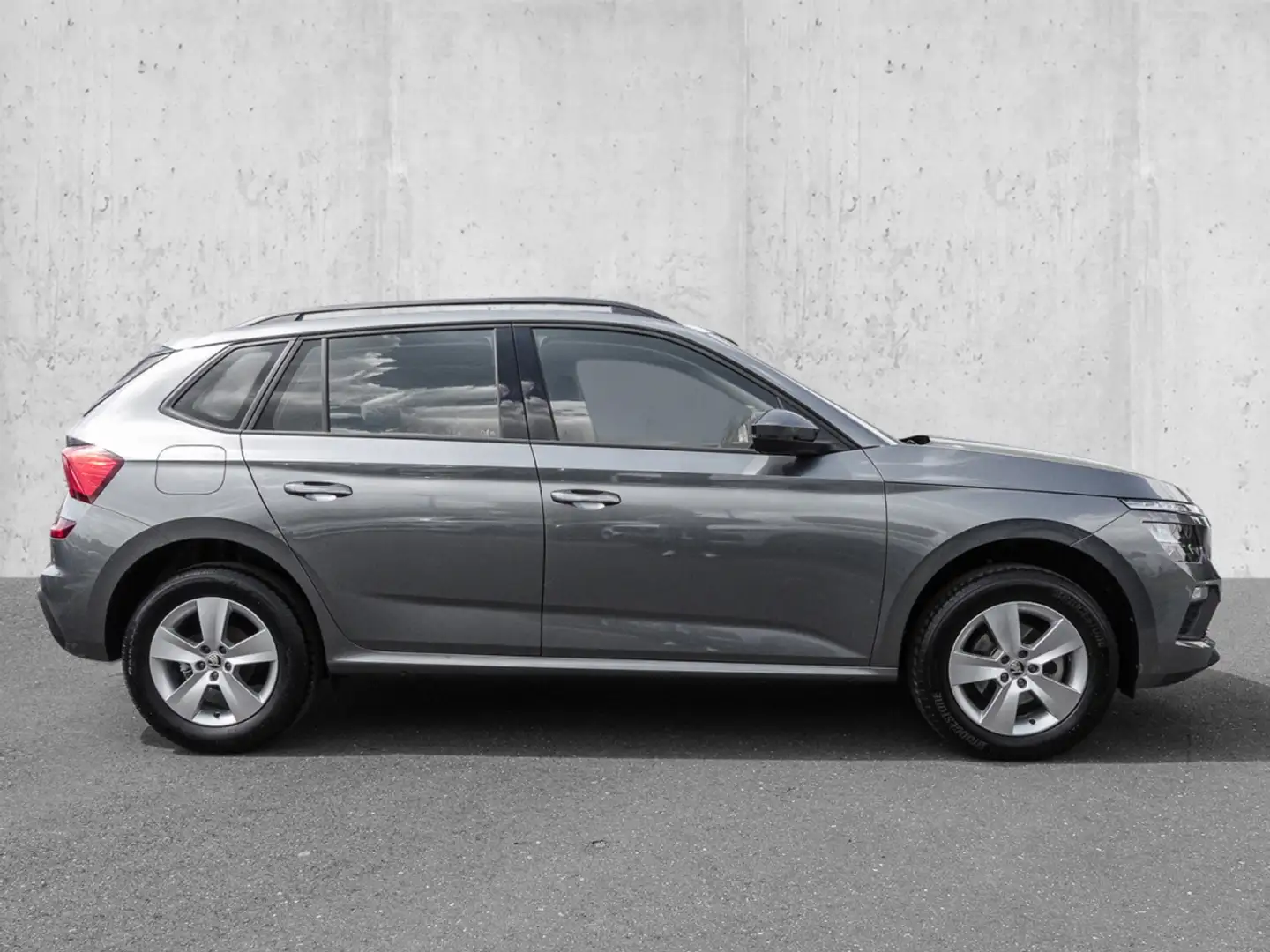 Vehicle image, number 5