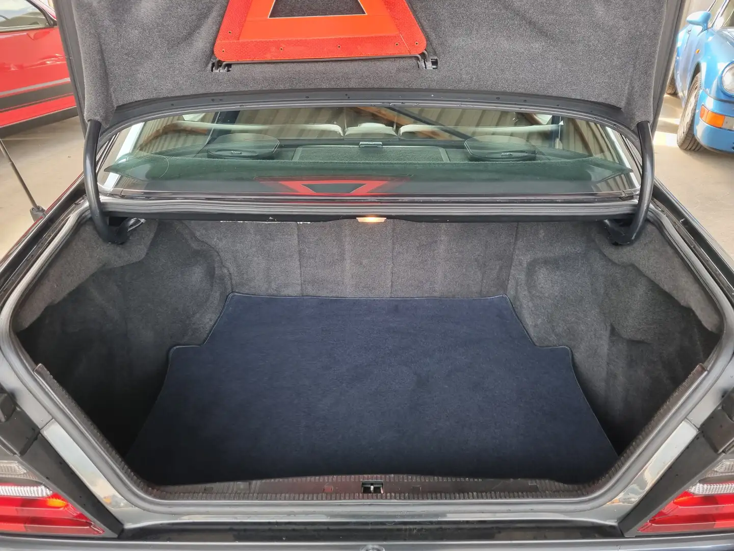 Vehicle image, number 11