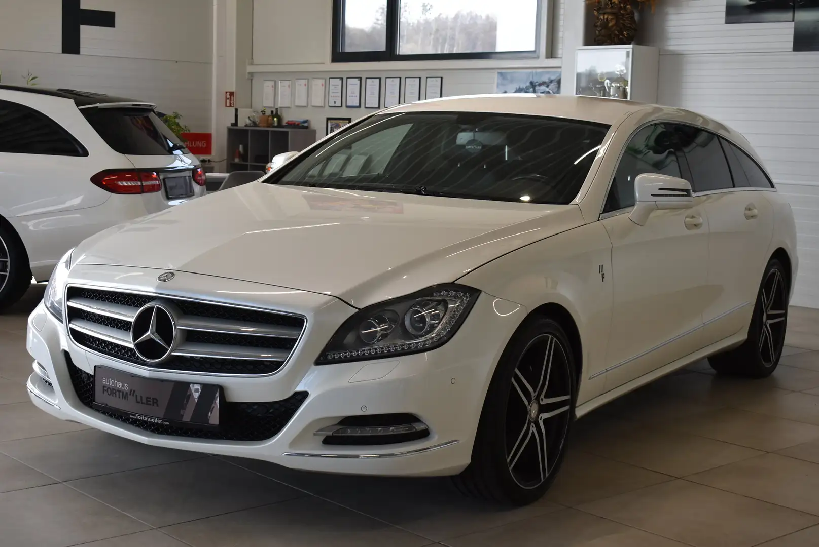 Vehicle image, number 3