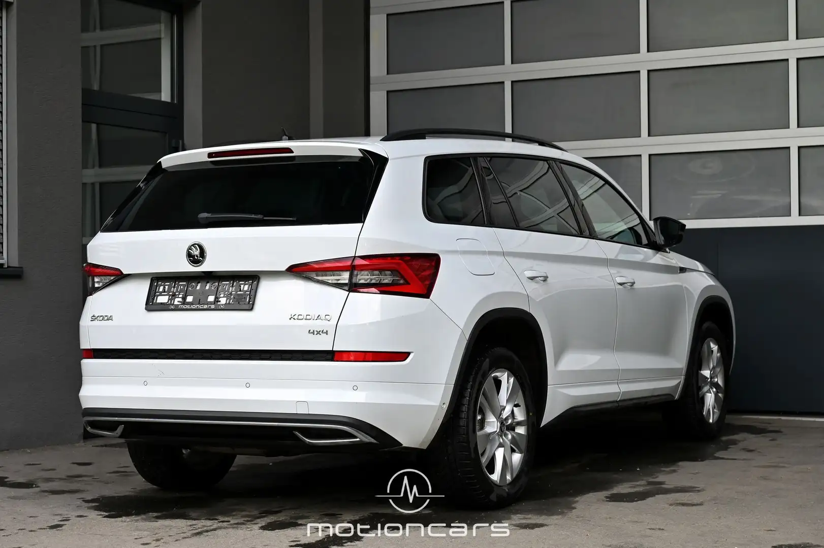 Vehicle image, number 2
