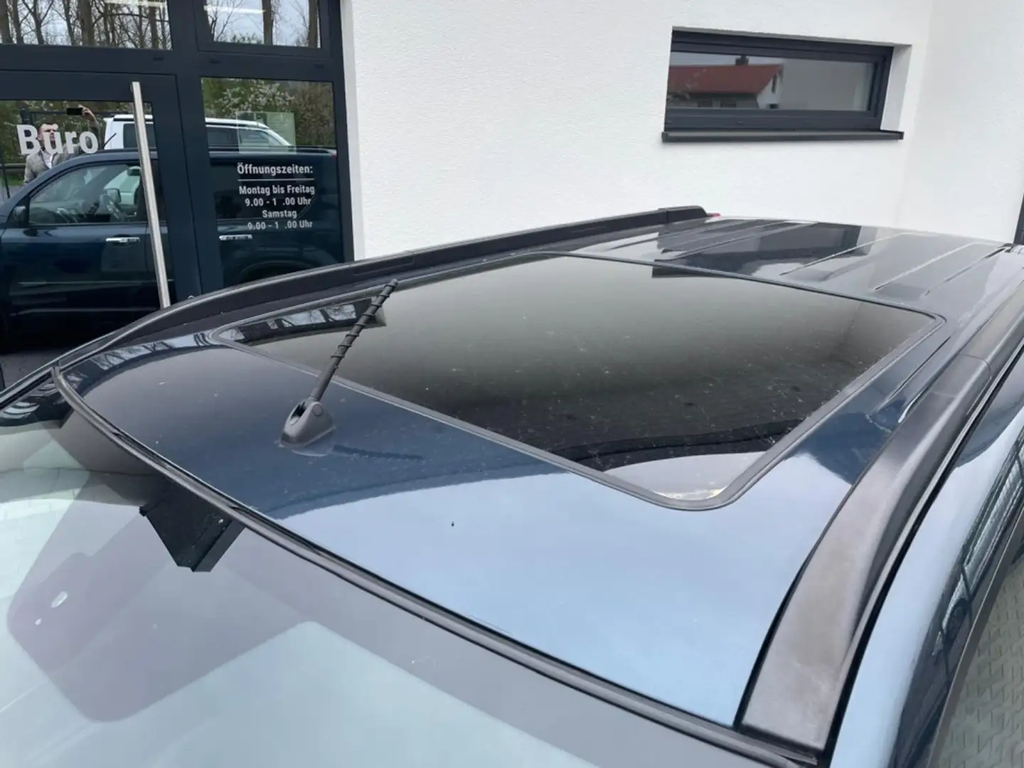 Vehicle image, number 5