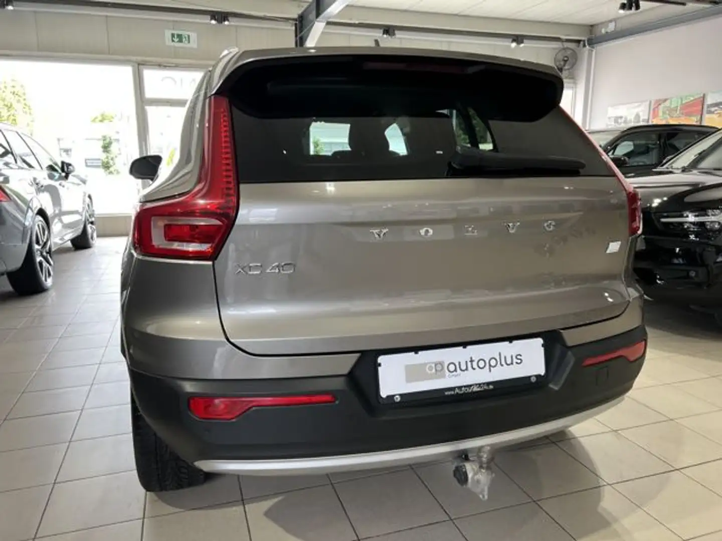Vehicle image, number 9
