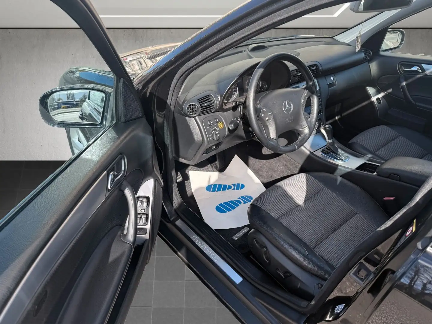 Vehicle image, number 7