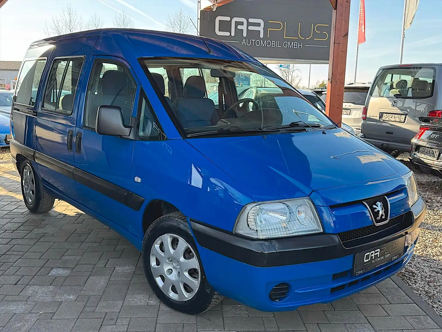 Vehicle image, number 3