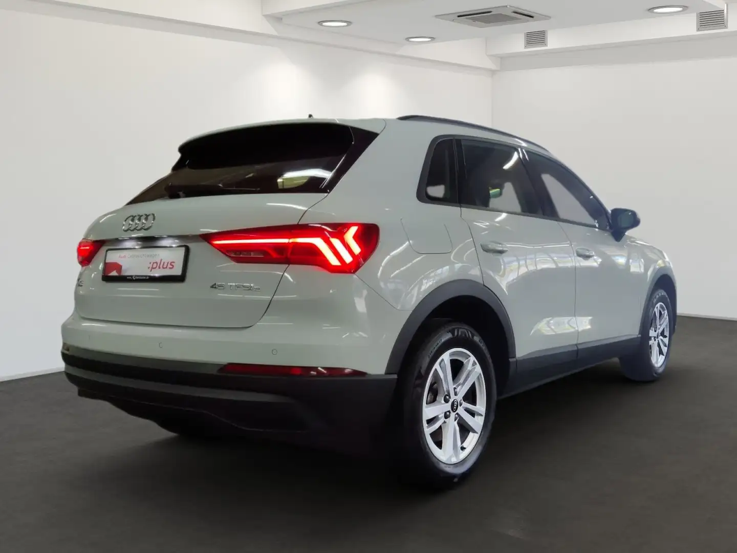 Vehicle image, number 4