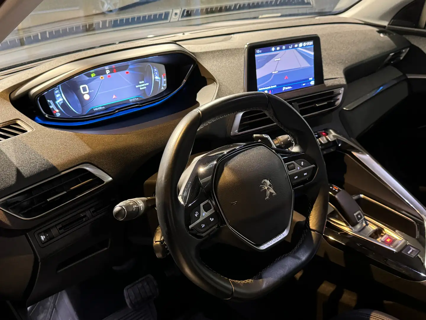 Vehicle image, number 6