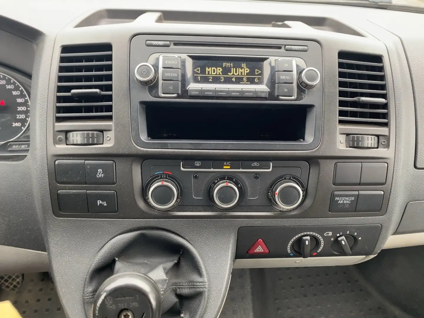 Vehicle image, number 12