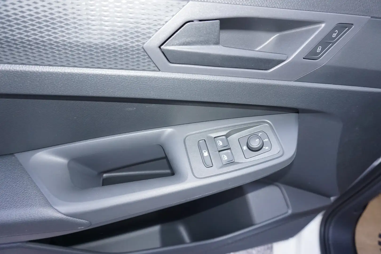 Vehicle image, number 18