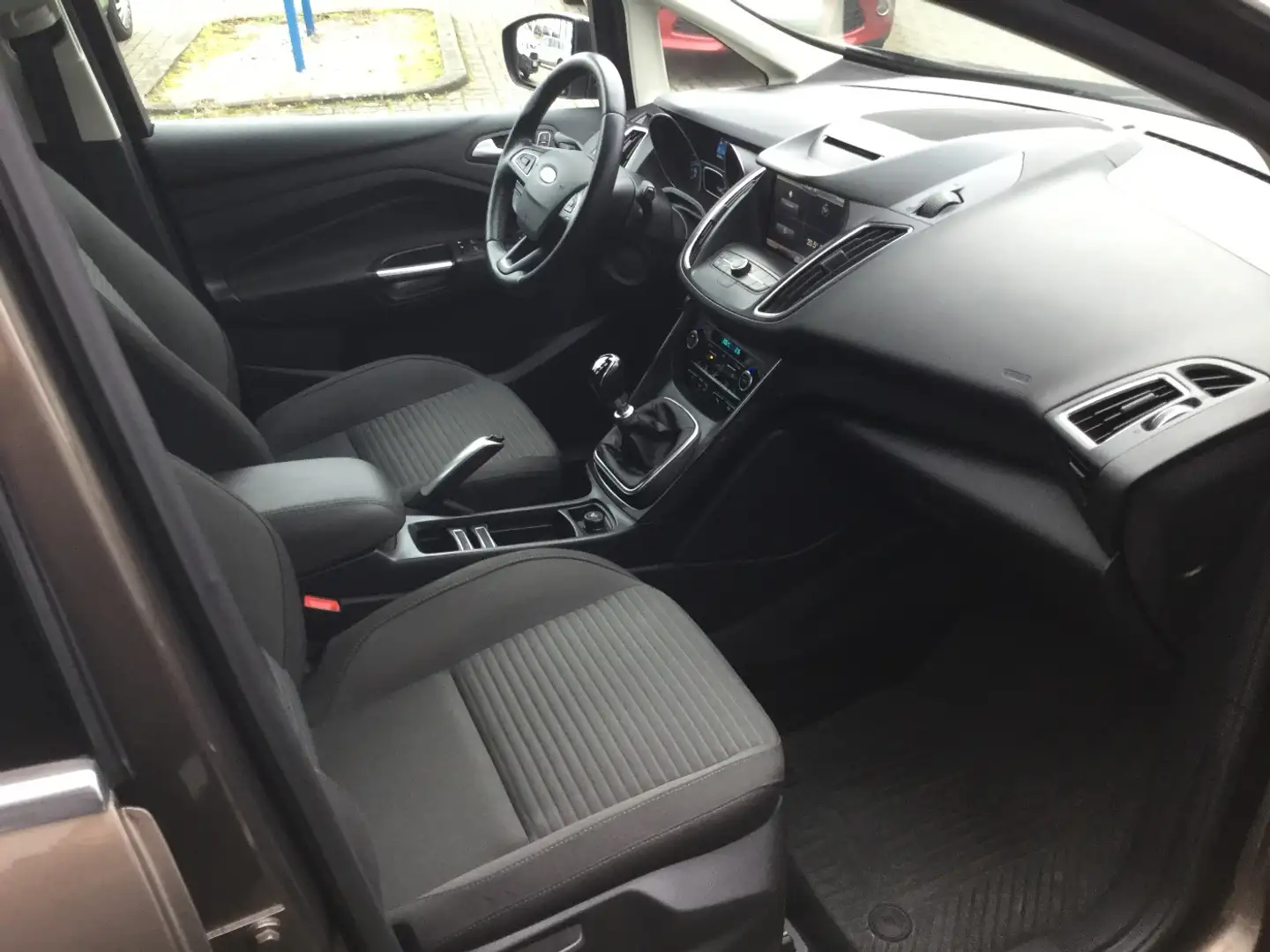 Vehicle image, number 8