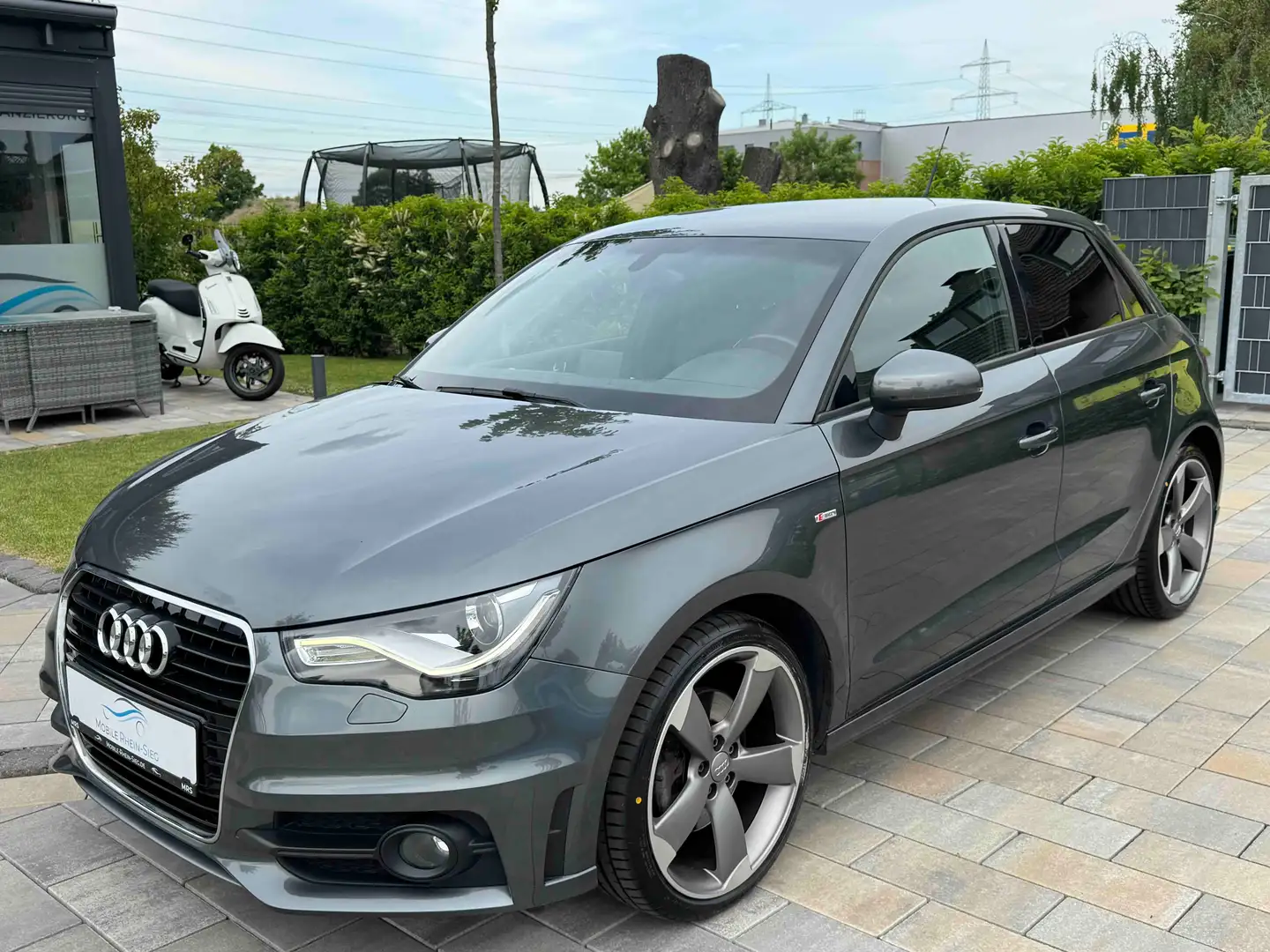 Vehicle image, number 1