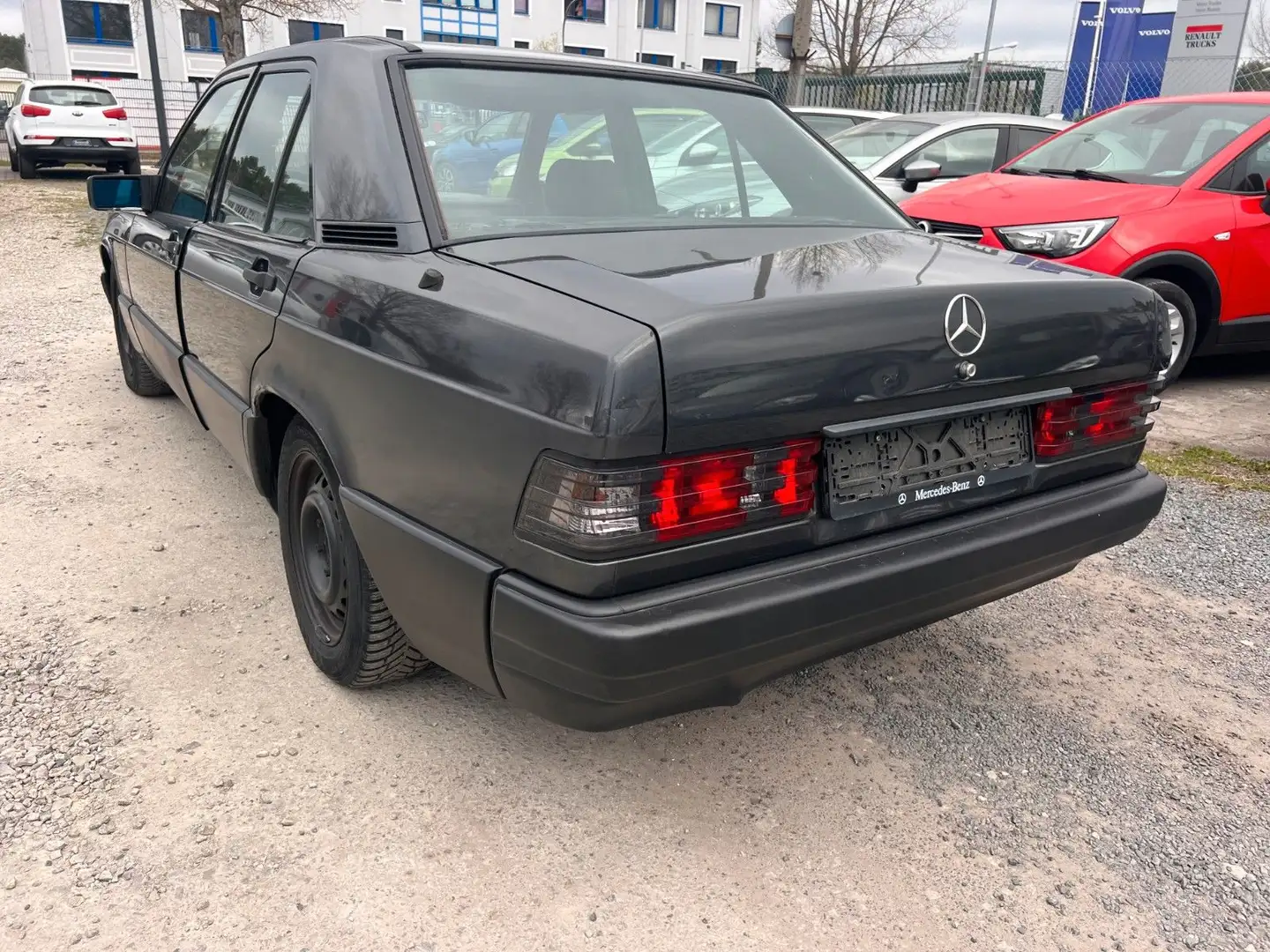 Vehicle image, number 6