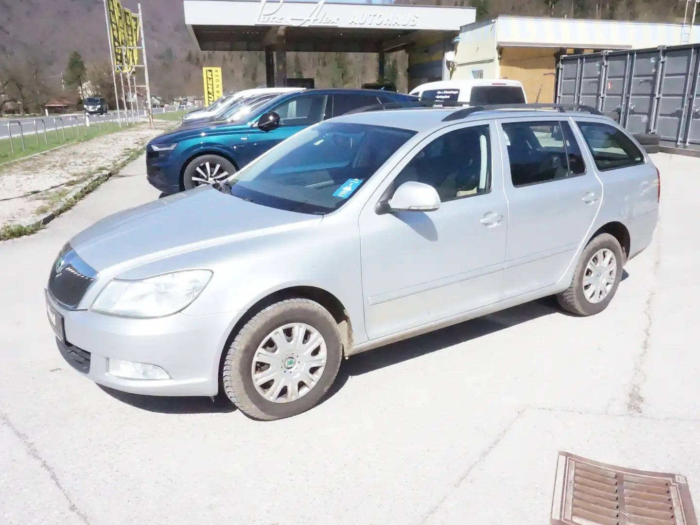 Vehicle image, number 3