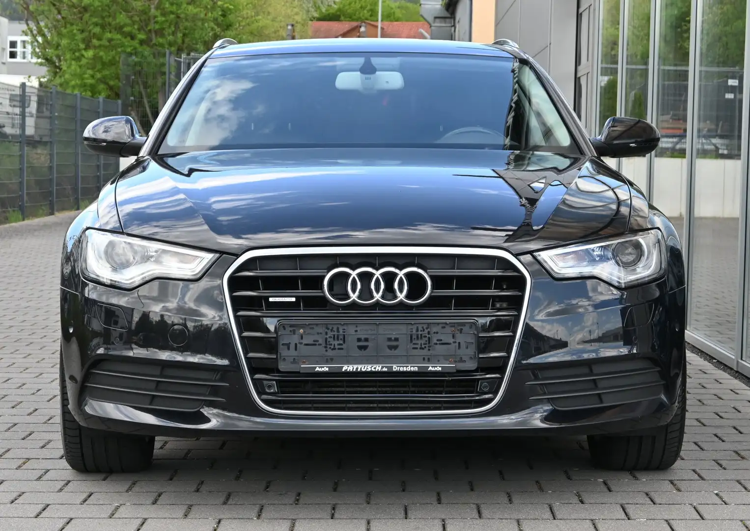 Vehicle image, number 8