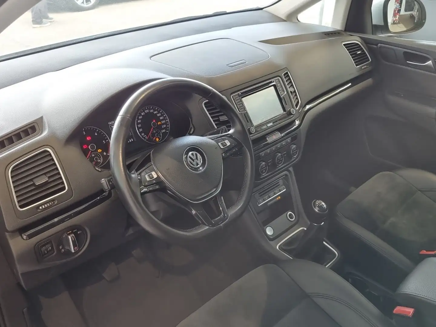 Vehicle image, number 8