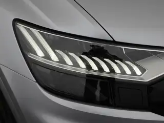 Vehicle image thumbnail, number 9