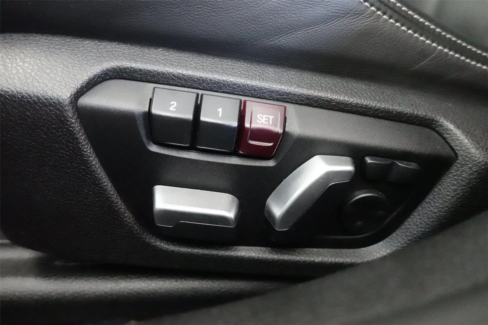 Vehicle image, number 11