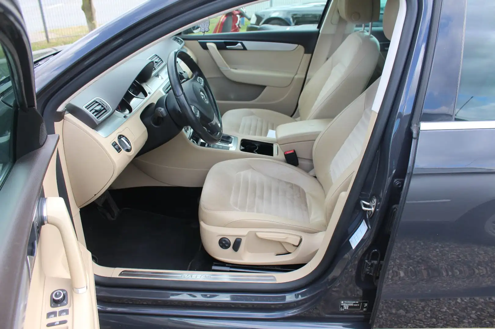 Vehicle image, number 9