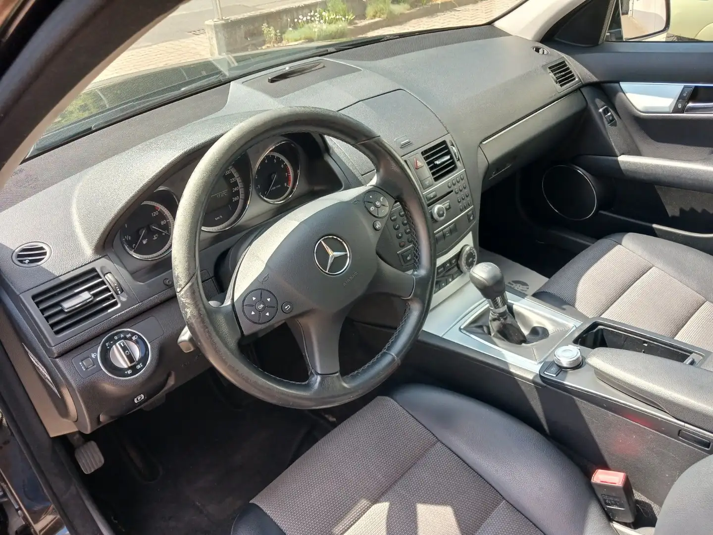 Vehicle image, number 3