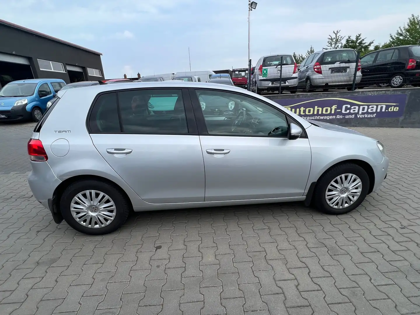 Vehicle image, number 4