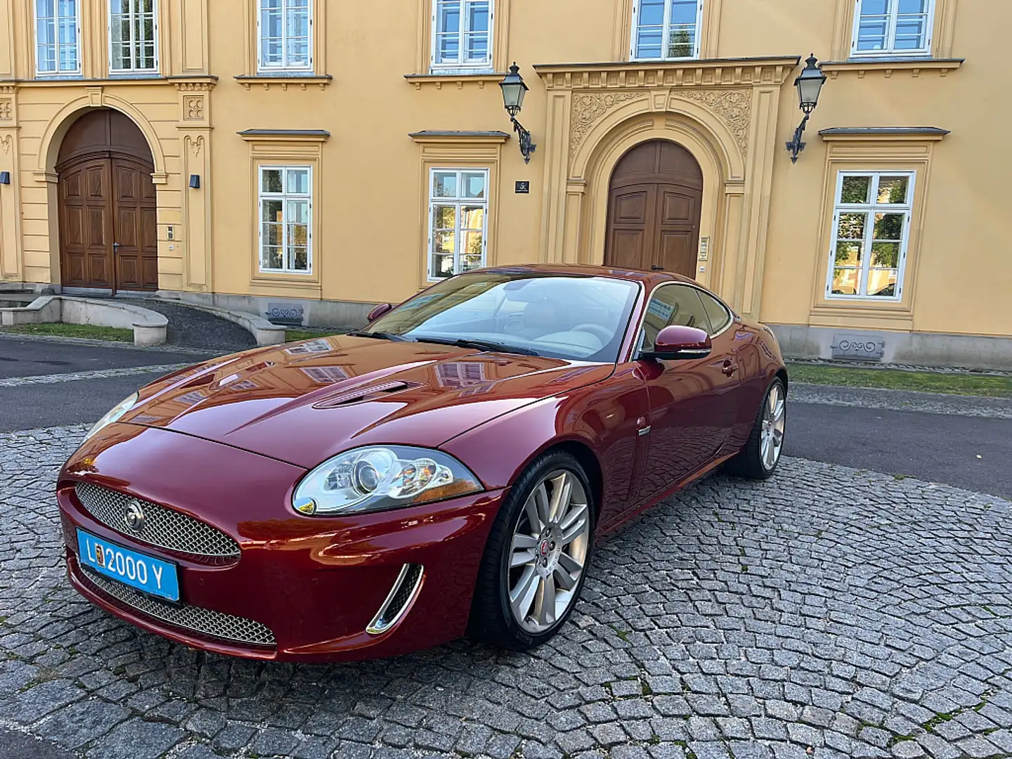 Vehicle image, number 12