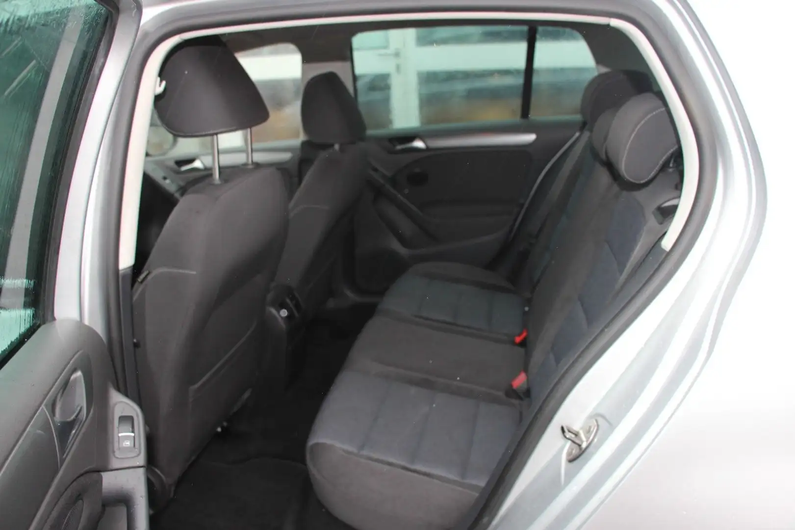 Vehicle image, number 8