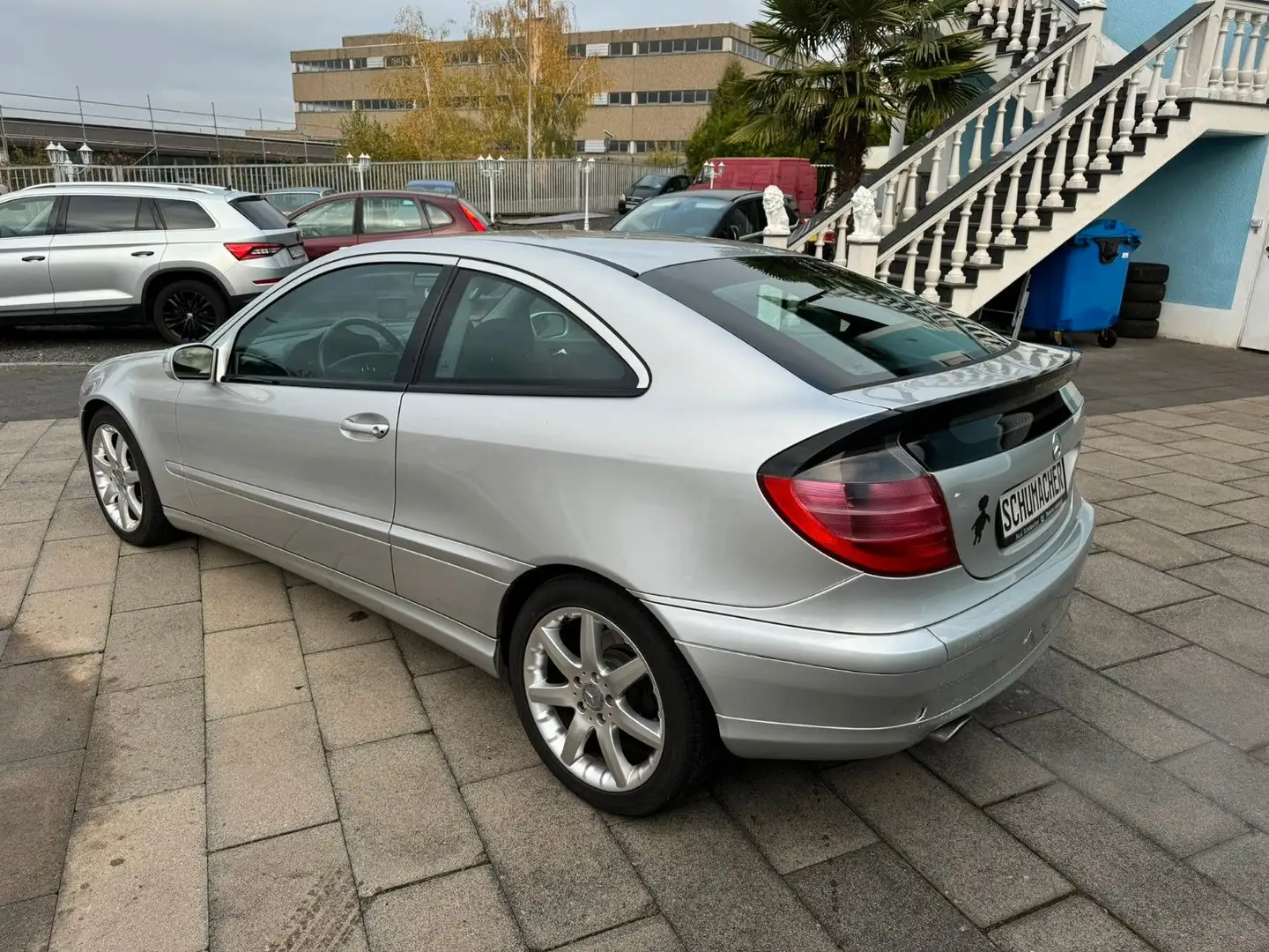 Vehicle image, number 4