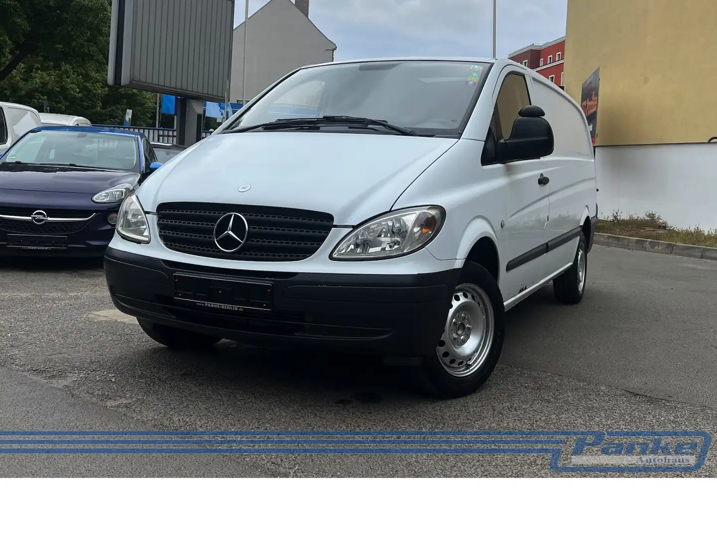 Vehicle image, number 4