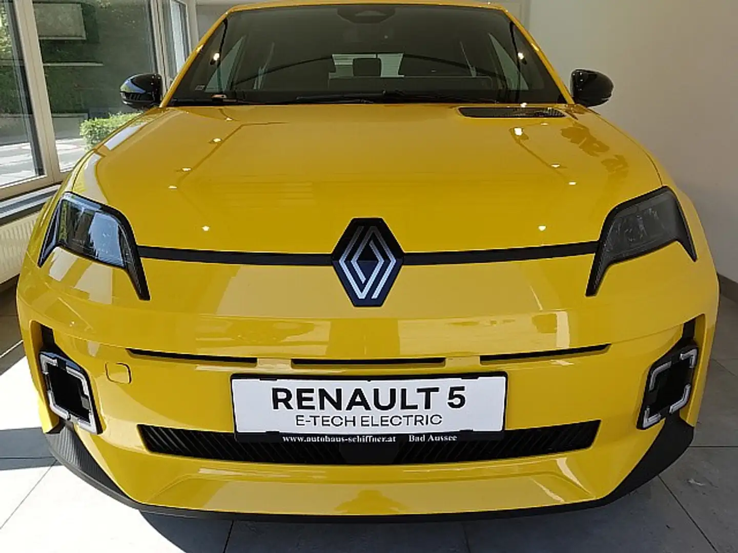 Vehicle image, number 2
