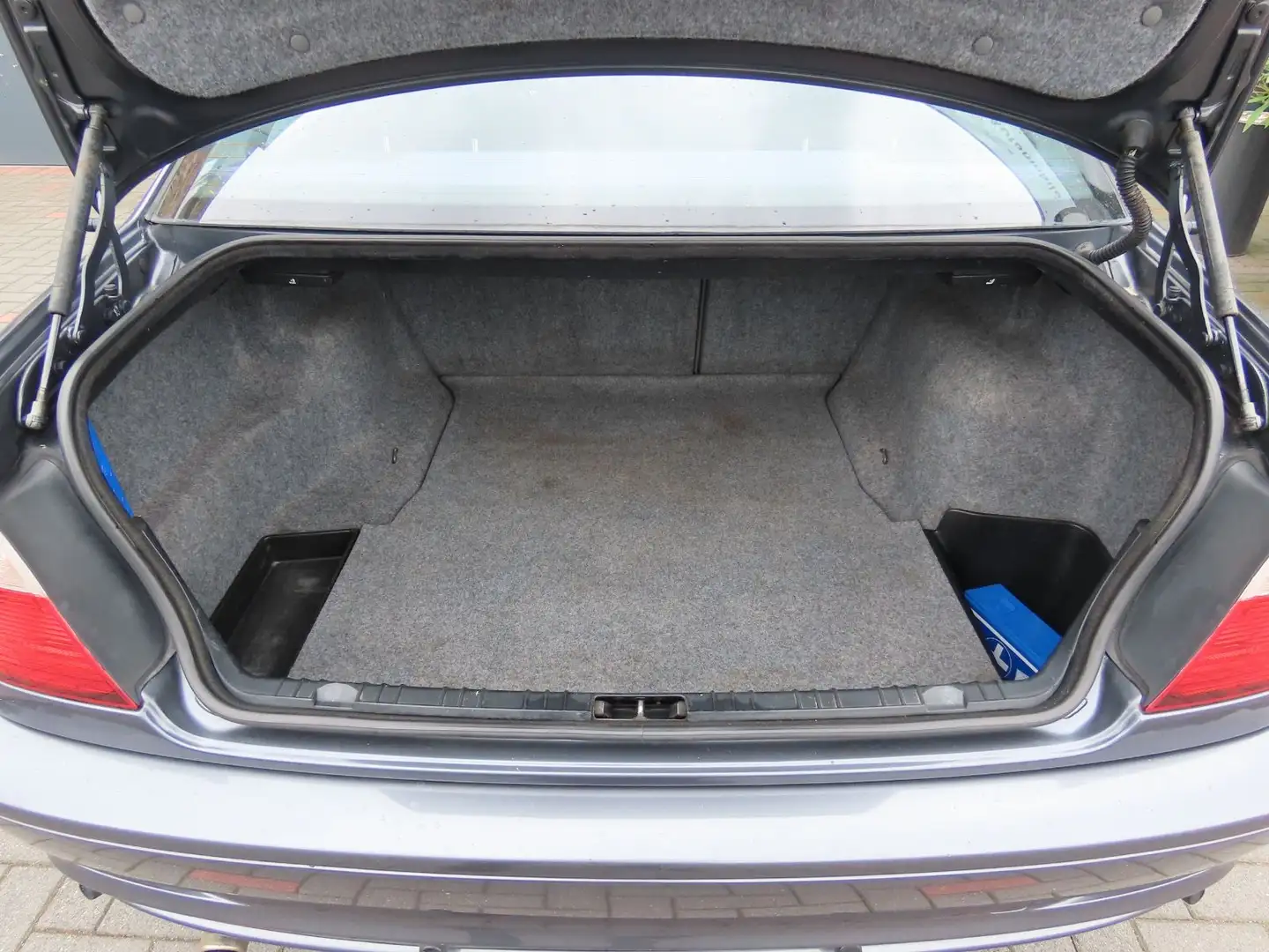 Vehicle image, number 14