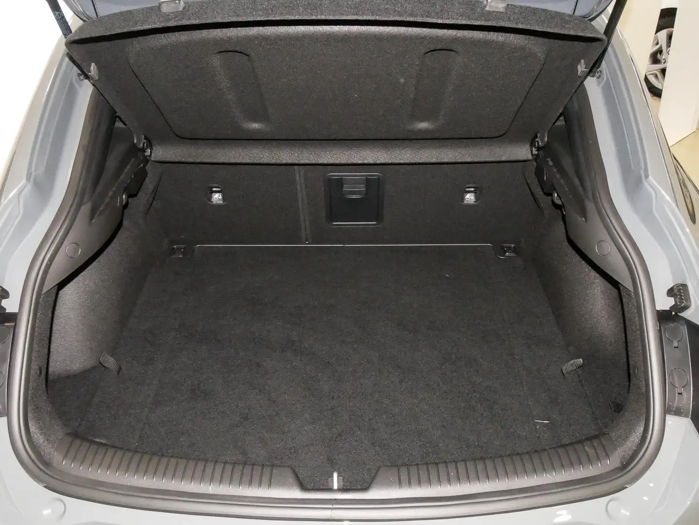 Vehicle image, number 15