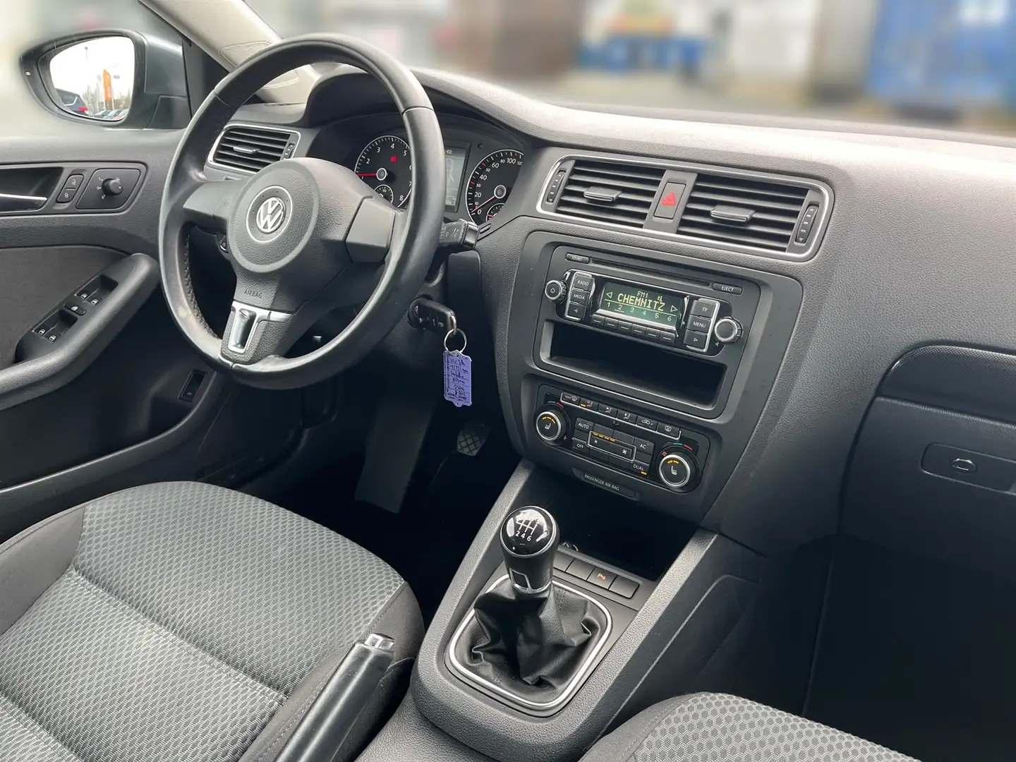 Vehicle image, number 8