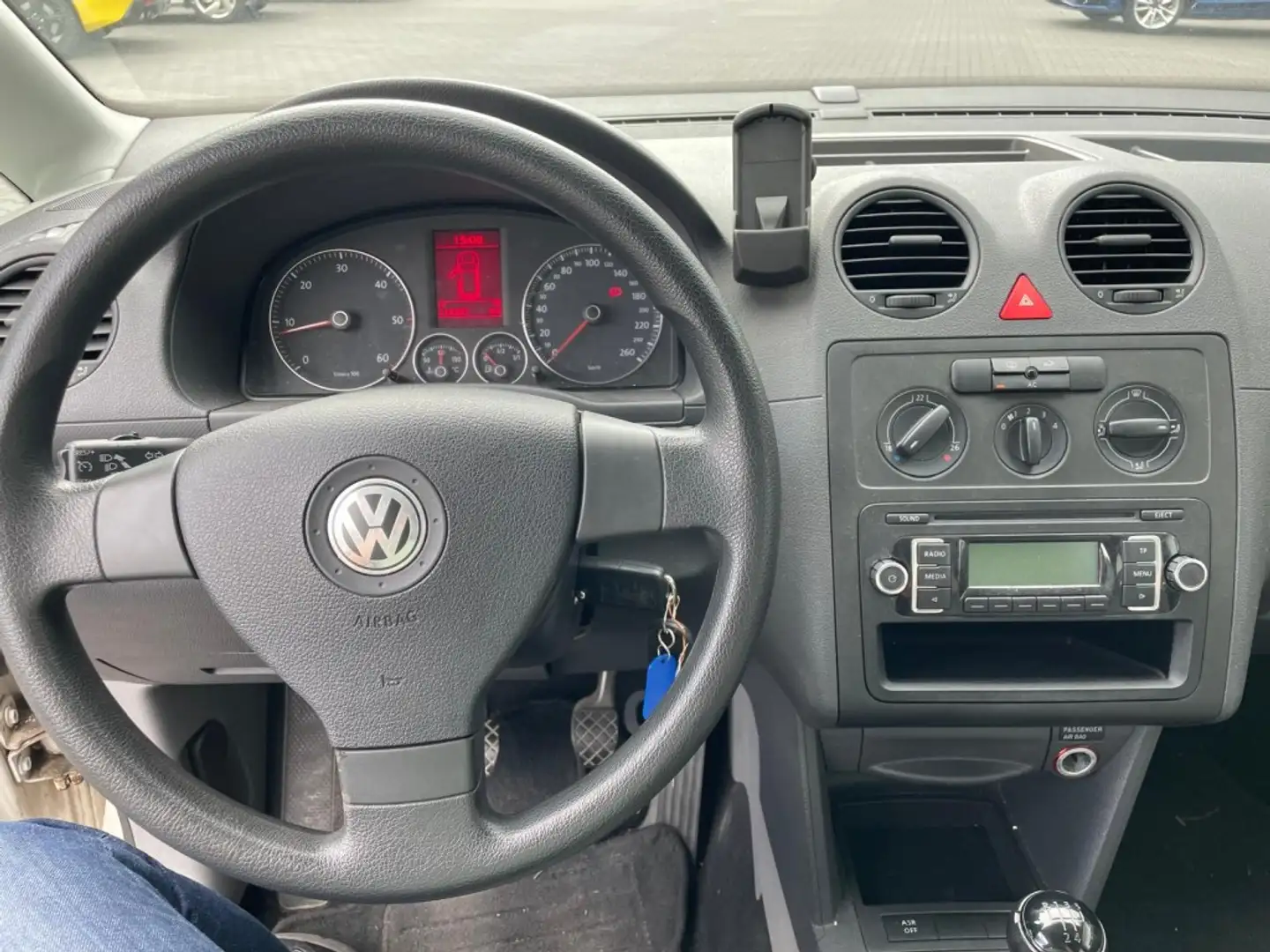 Vehicle image, number 6