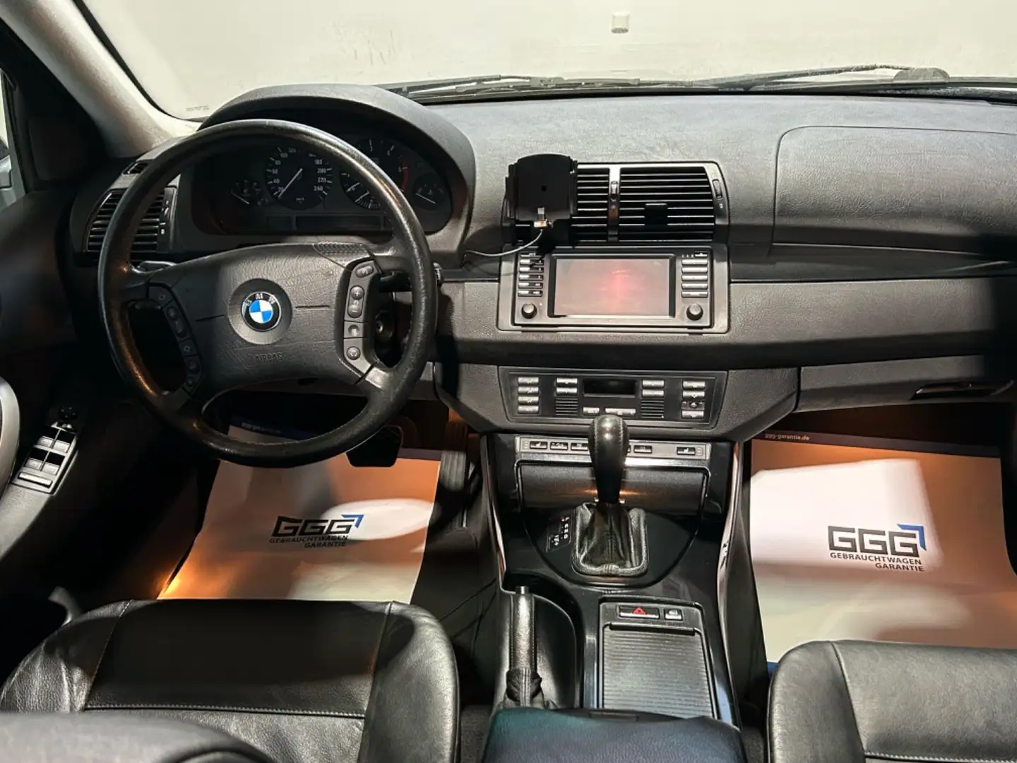 Vehicle image, number 12