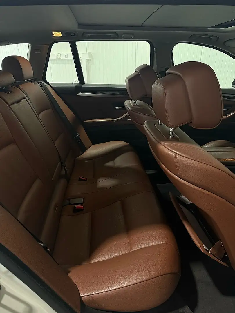 Vehicle image, number 8